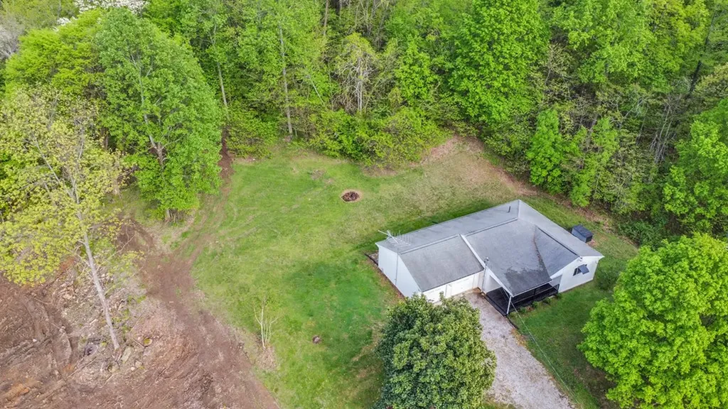 8150 Round Cove Road Sparta TN 38583