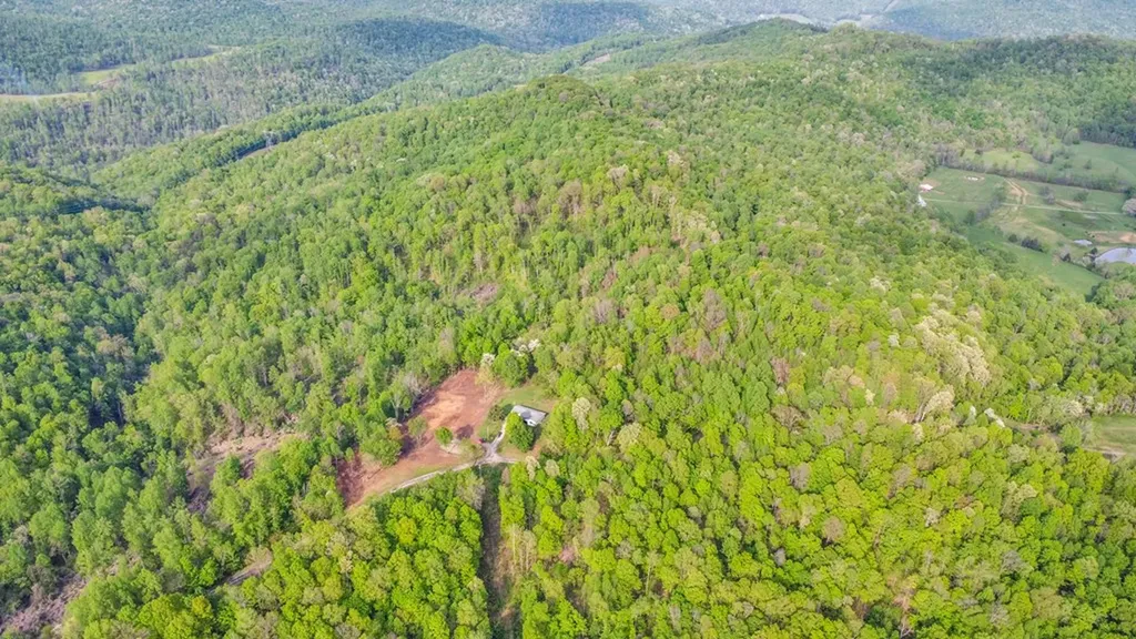 8150 Round Cove Road Sparta TN 38583