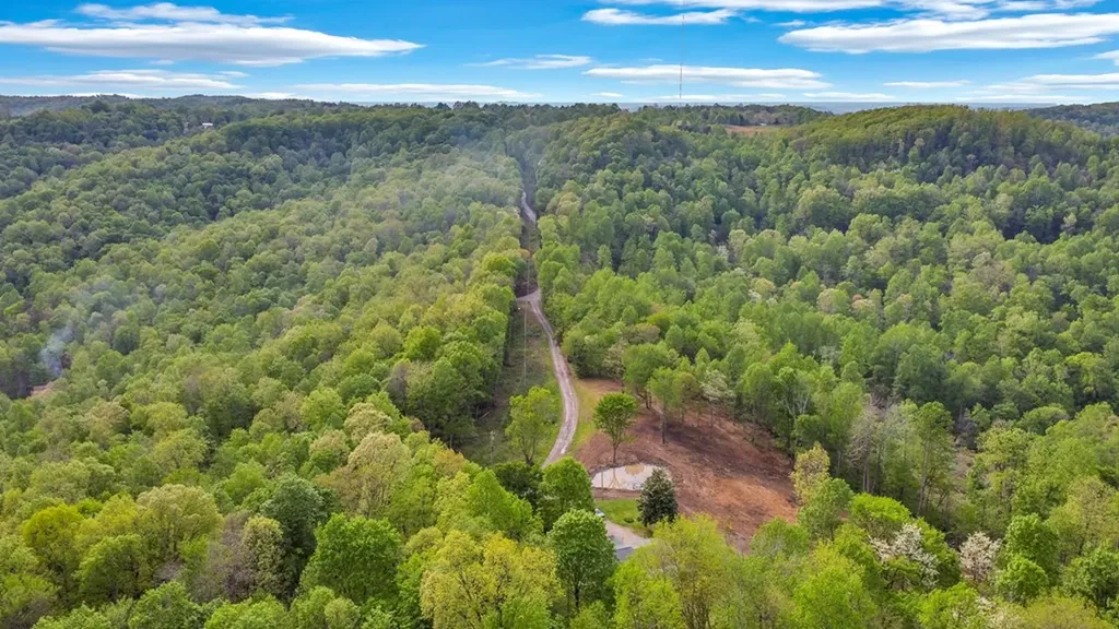 8150 Round Cove Road Sparta TN 38583