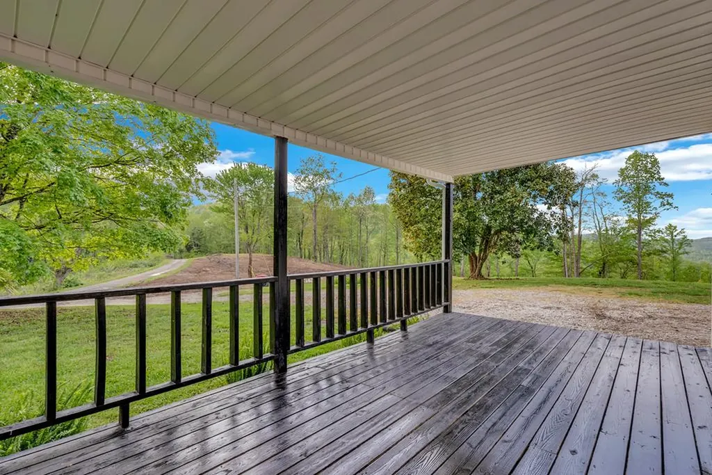 8150 Round Cove Road Sparta TN 38583