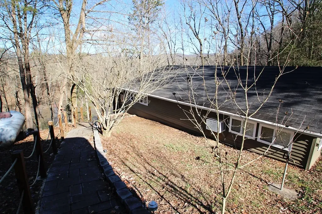 82 Lawson Road Sparta TN 38583