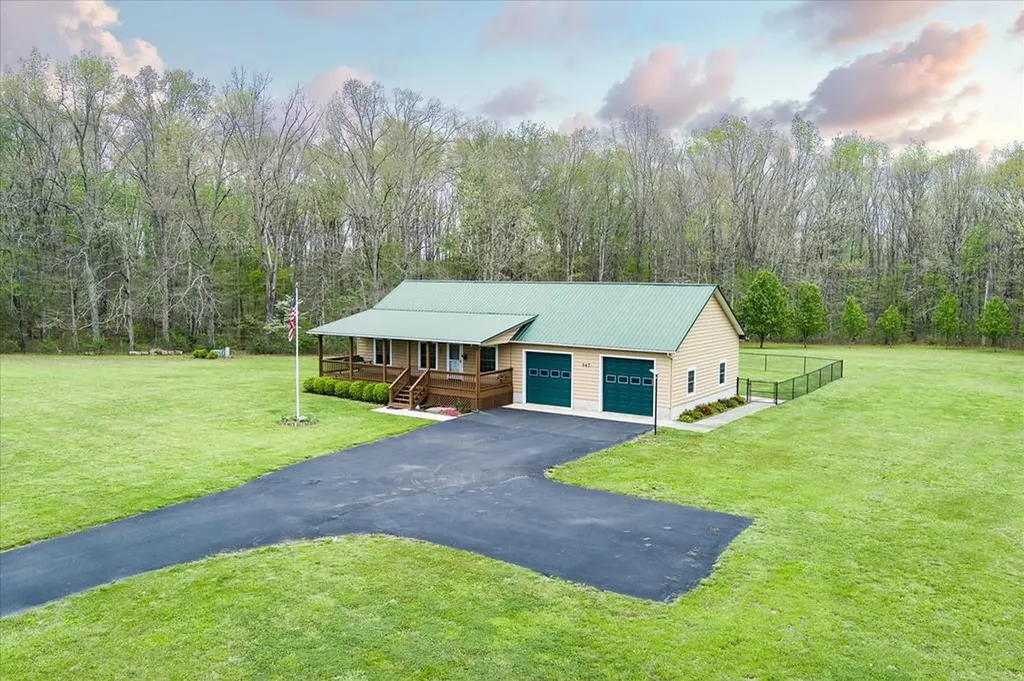 547 Clear Creek Lane Monterey TN 38574
