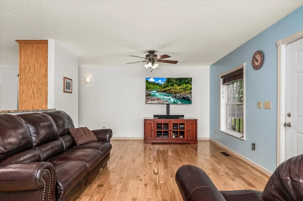 547 Clear Creek Lane Monterey TN 38574