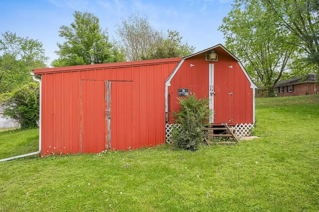 404 Oakley Street Livingston TN 38570