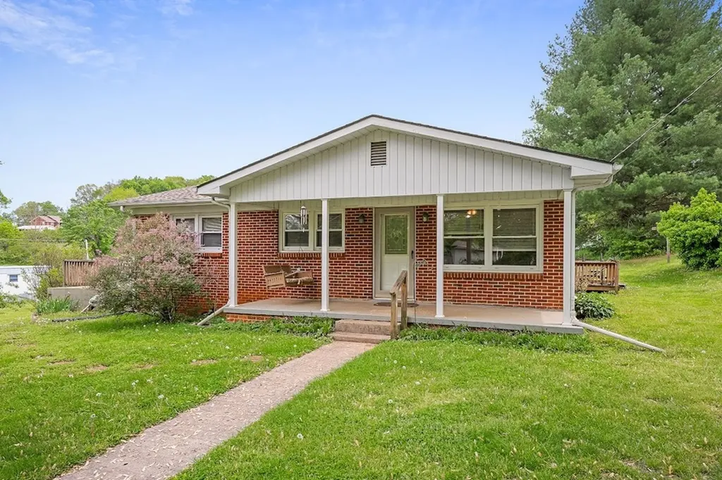 404 Oakley Street Livingston TN 38570