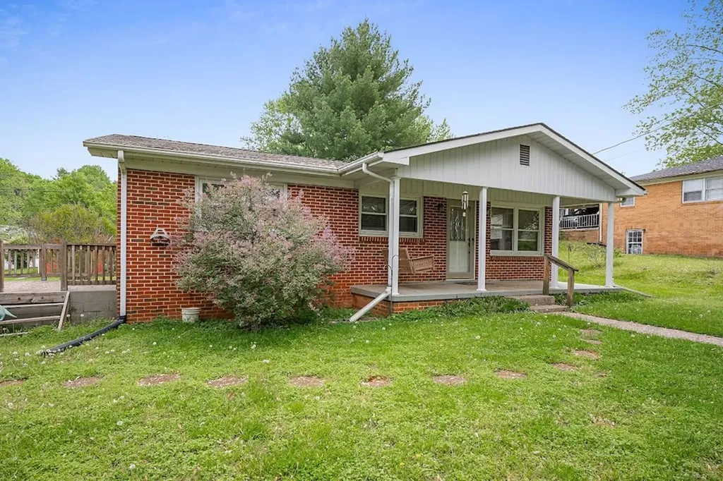 404 Oakley Street Livingston TN 38570