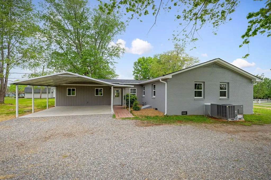 170 Debs Road Sparta TN 38583