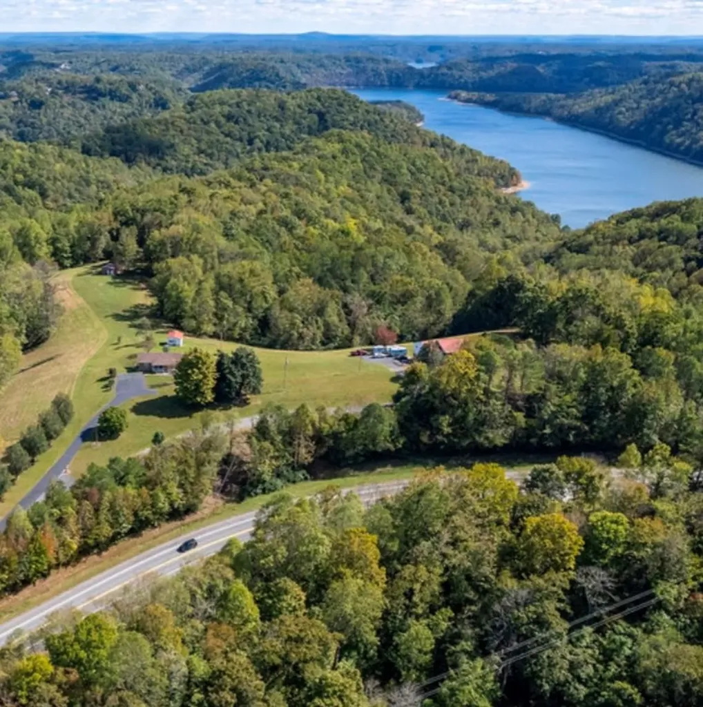 00 Smithville Highway 5.01 Acs Silver Point TN 38582