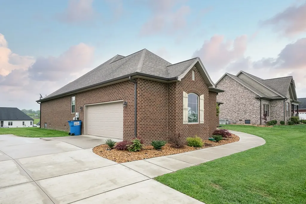2110 Foster Circle Cookeville TN 38501