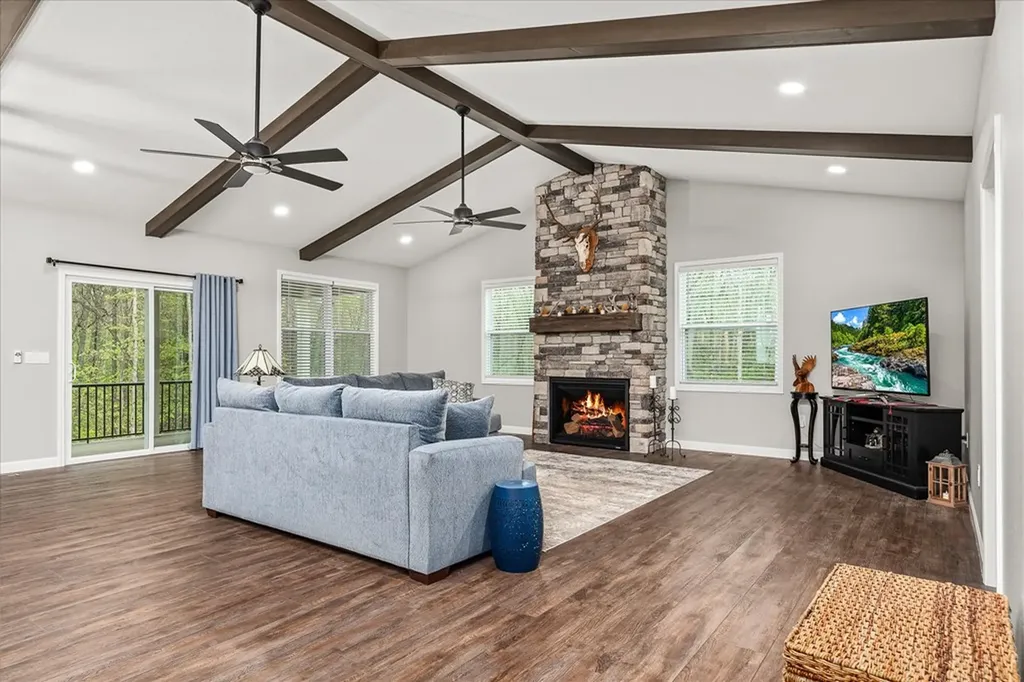 1721 Huckleberry Monterey TN 38574