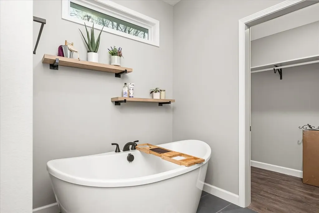 1721 Huckleberry Monterey TN 38574