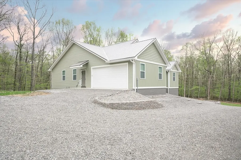 1721 Huckleberry Monterey TN 38574