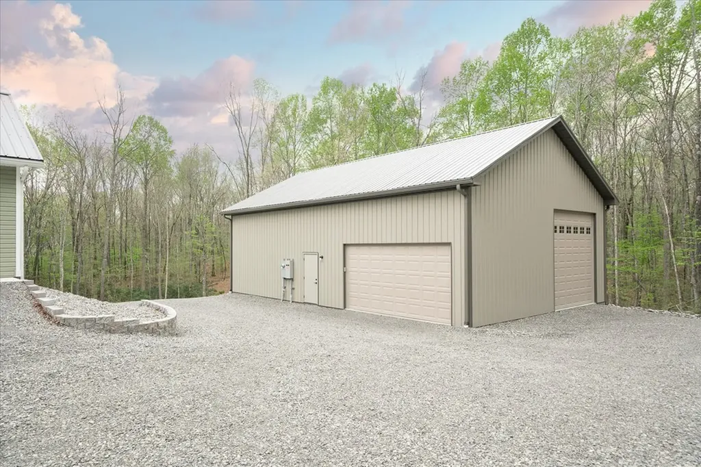 1721 Huckleberry Monterey TN 38574