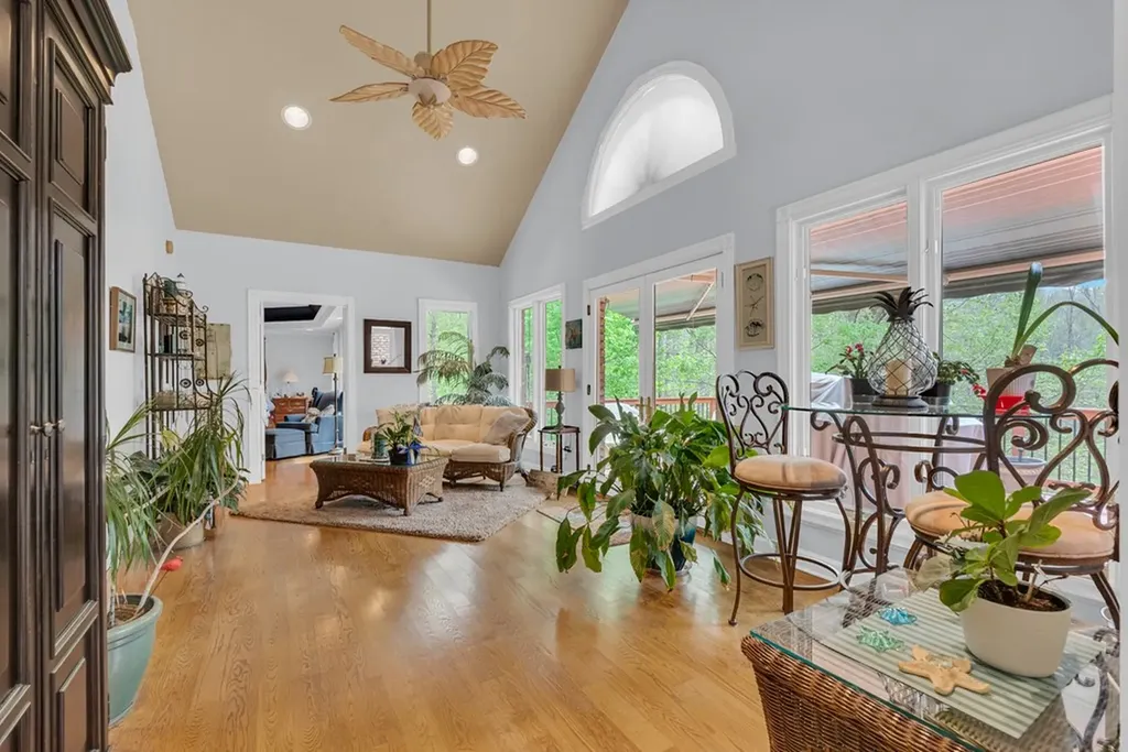 321 Clinchfield Drive Monterey TN 38574