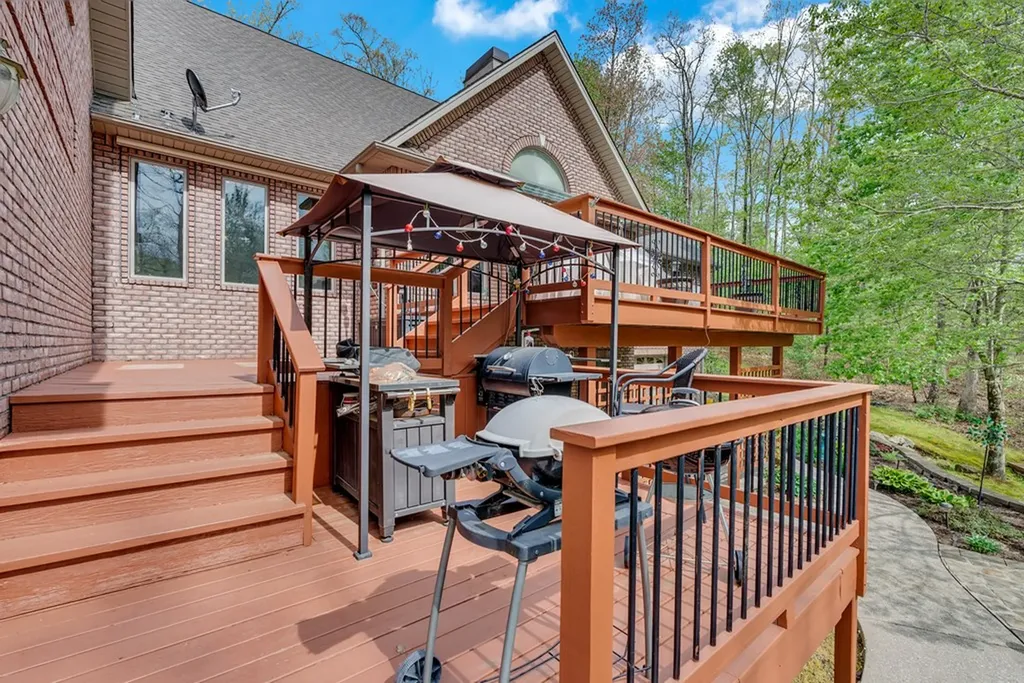 321 Clinchfield Drive Monterey TN 38574