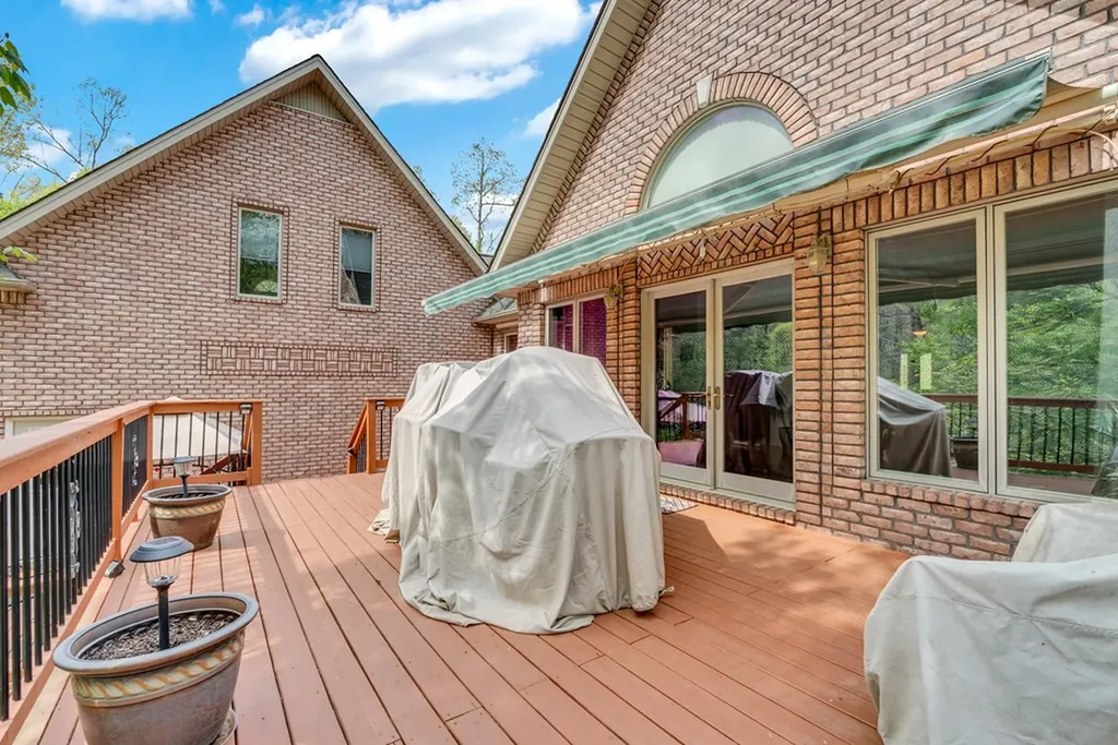 321 Clinchfield Drive Monterey TN 38574