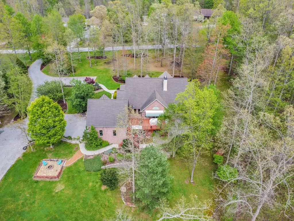 321 Clinchfield Drive Monterey TN 38574