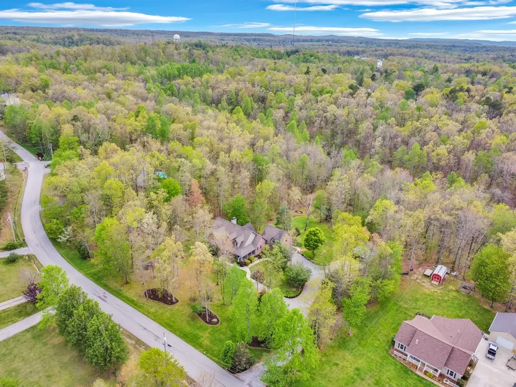 321 Clinchfield Drive Monterey TN 38574