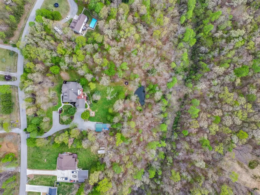 321 Clinchfield Drive Monterey TN 38574