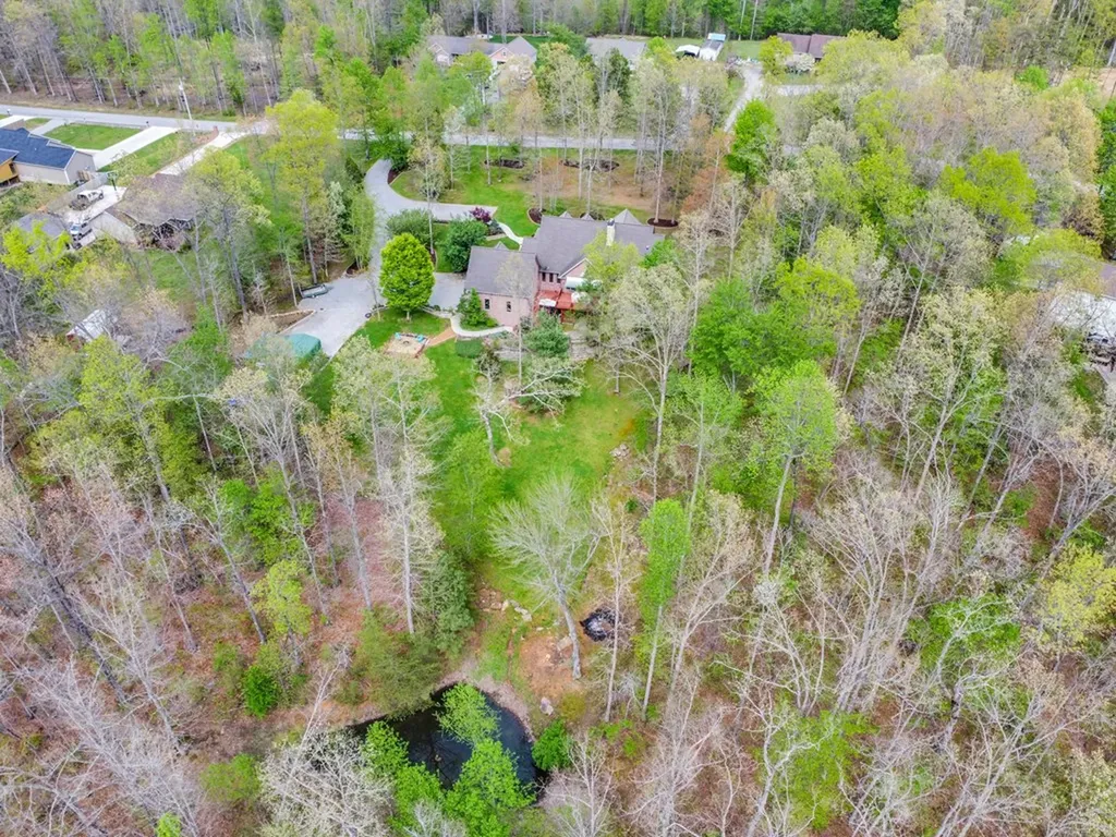 321 Clinchfield Drive Monterey TN 38574