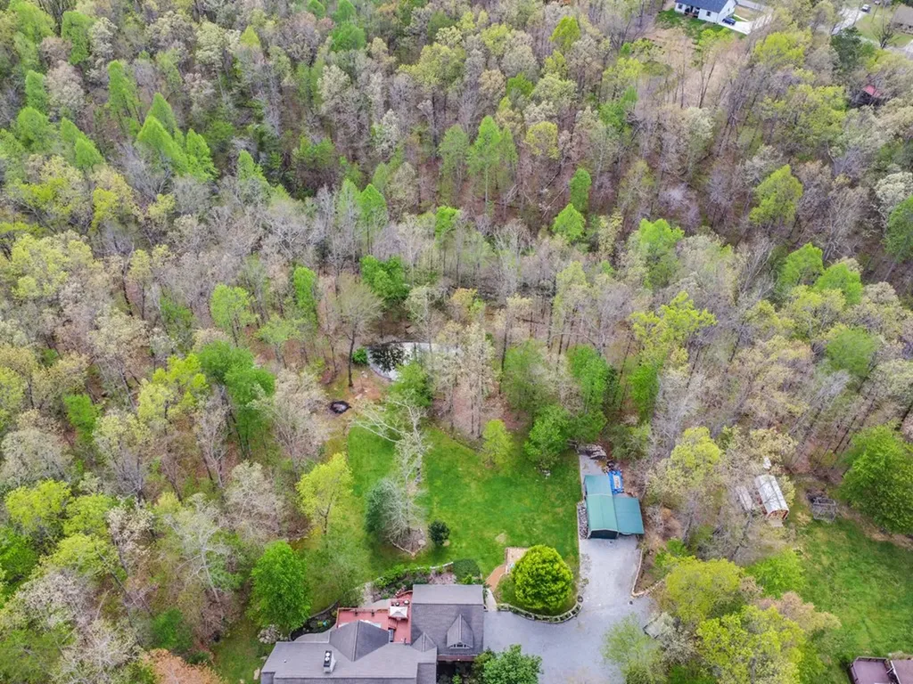 321 Clinchfield Drive Monterey TN 38574