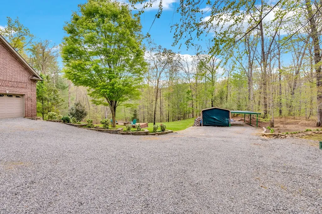 321 Clinchfield Drive Monterey TN 38574