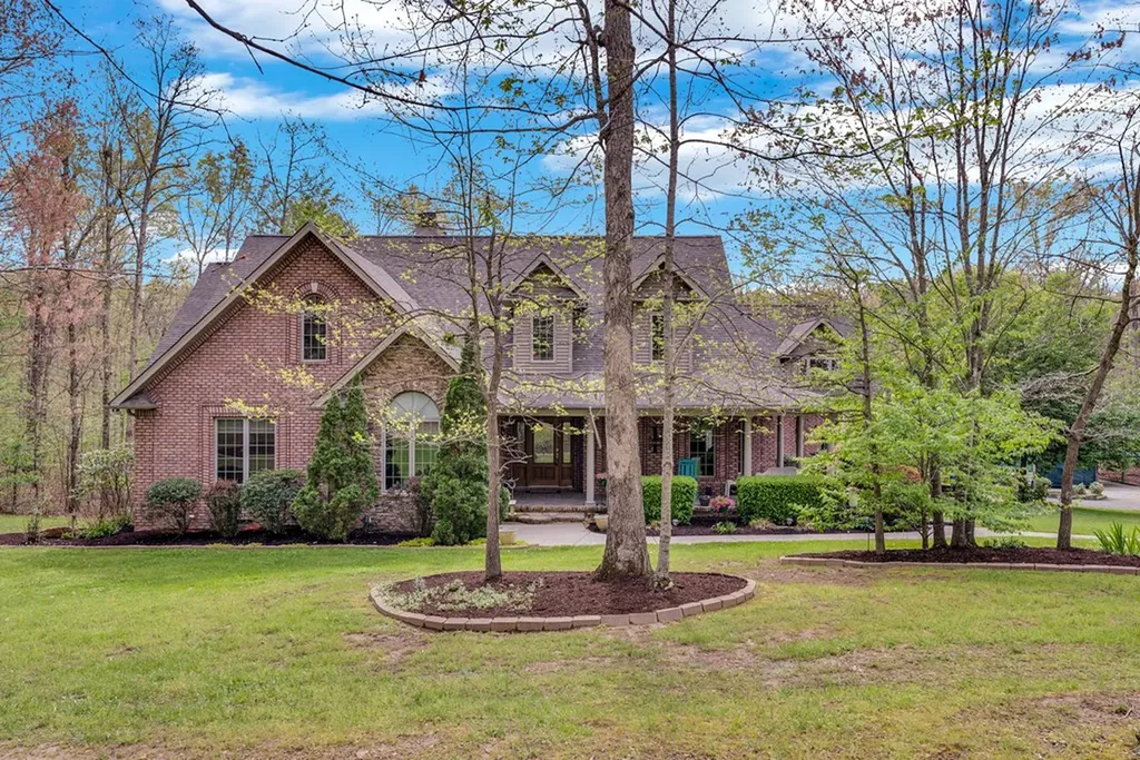 321 Clinchfield Drive Monterey TN 38574