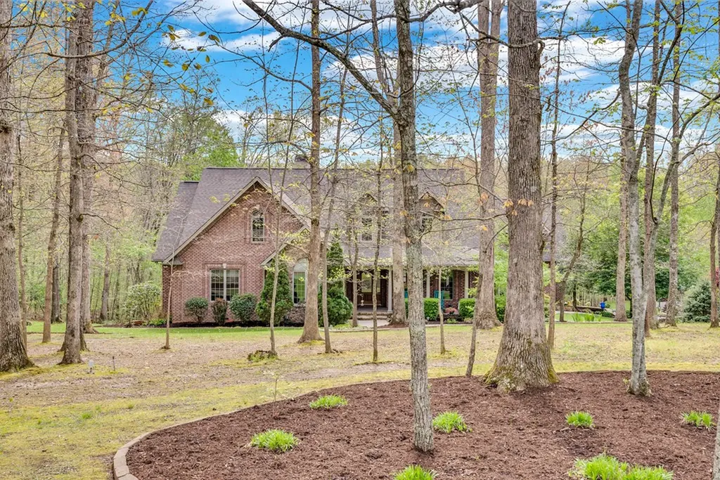 321 Clinchfield Drive Monterey TN 38574