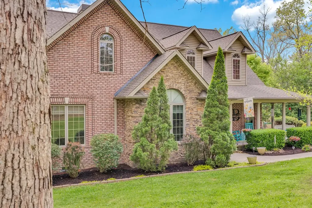 321 Clinchfield Drive Monterey TN 38574