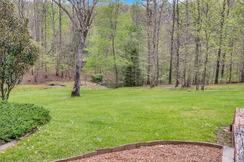 321 Clinchfield Drive Monterey TN 38574