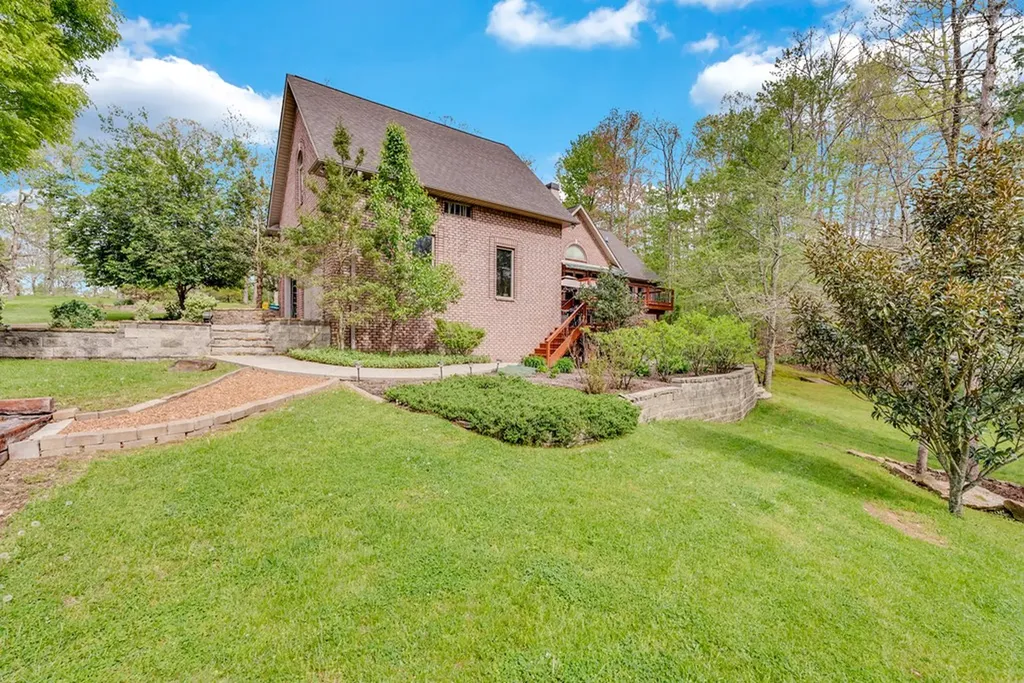 321 Clinchfield Drive Monterey TN 38574