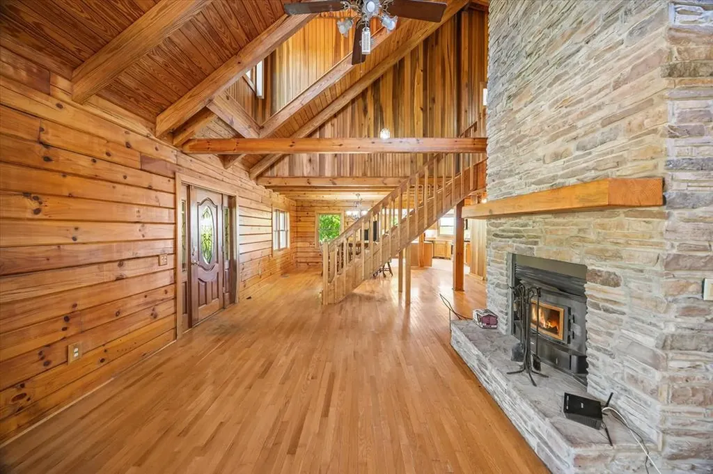 117 Falcon Drive Byrdstown TN 38549