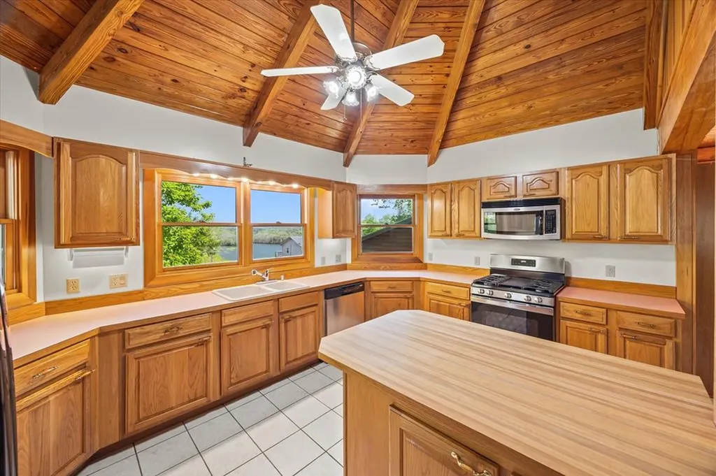 117 Falcon Drive Byrdstown TN 38549