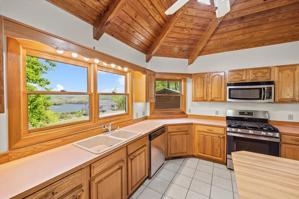 117 Falcon Drive Byrdstown TN 38549