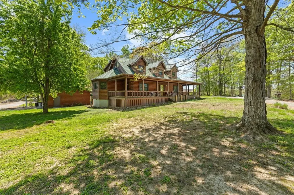 117 Falcon Drive Byrdstown TN 38549