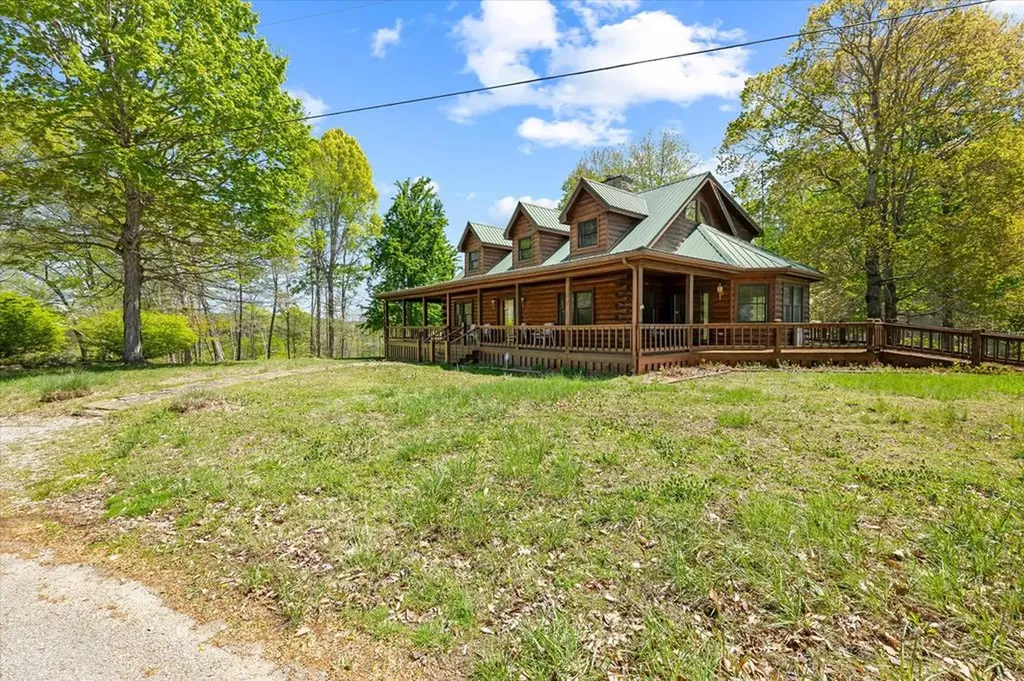 117 Falcon Drive Byrdstown TN 38549