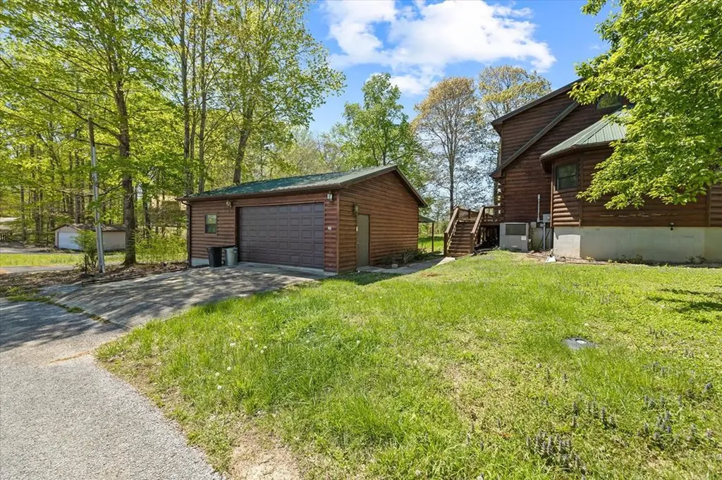 117 Falcon Drive Byrdstown TN 38549