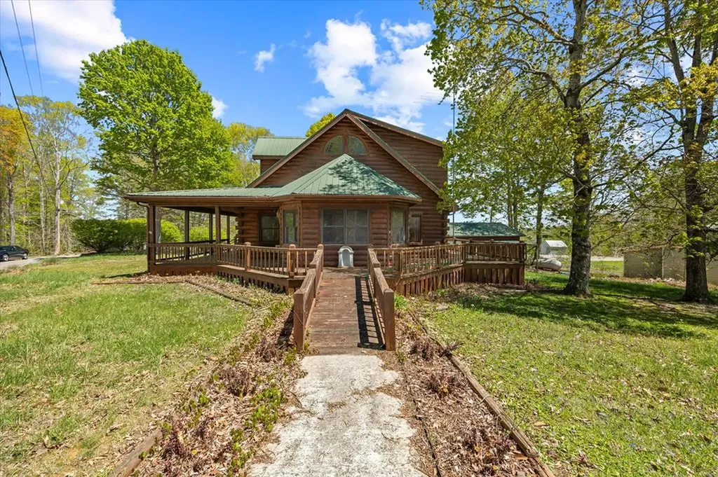 117 Falcon Drive Byrdstown TN 38549