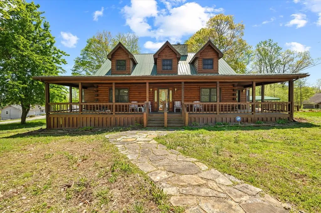 117 Falcon Drive Byrdstown TN 38549