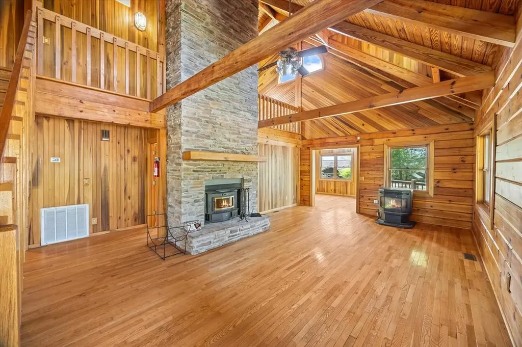 117 Falcon Drive Byrdstown TN 38549