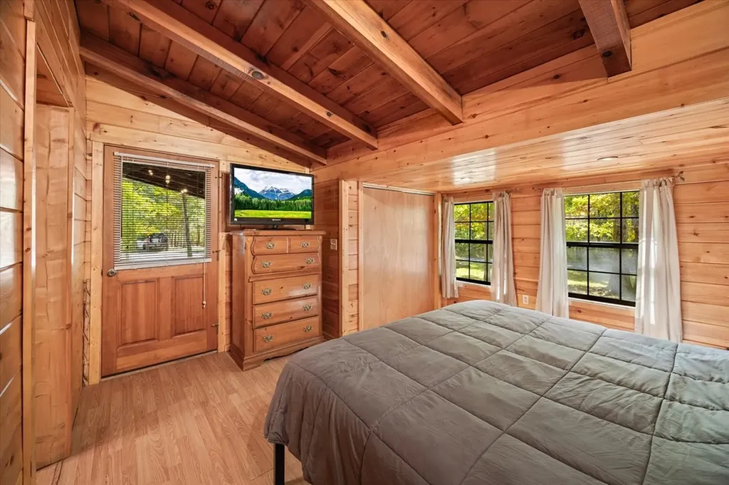 103 Hundred Oaks Loop Jamestown TN 38556