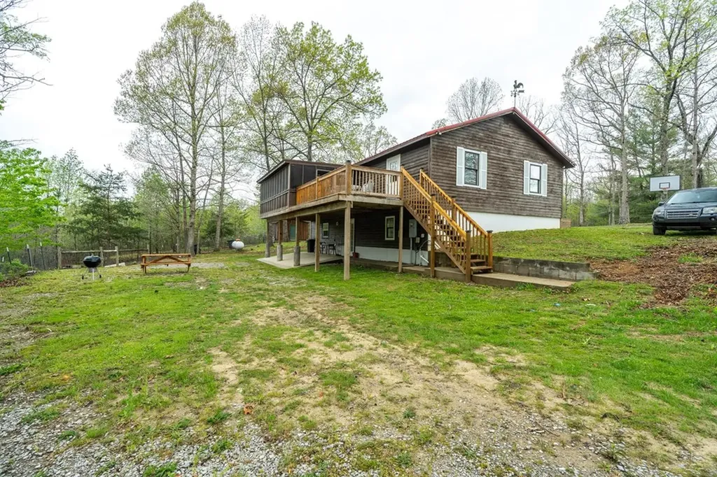 2338 Mountain Creek Road Crossville TN 38572