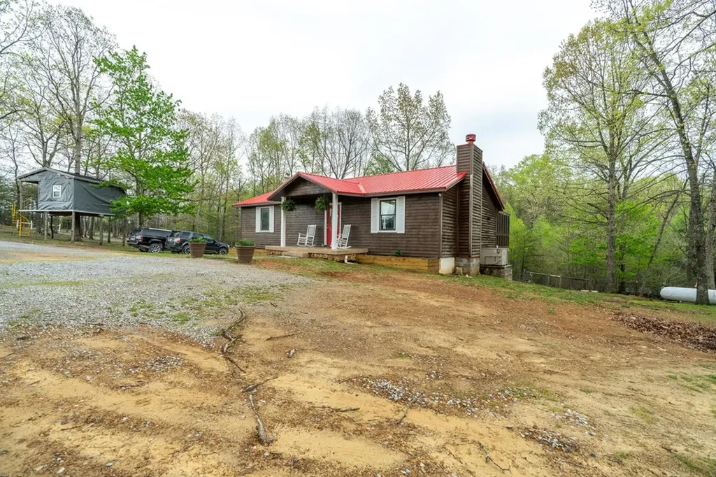 2338 Mountain Creek Road Crossville TN 38572