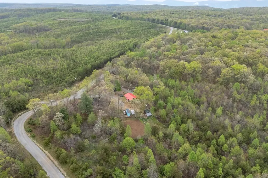 2338 Mountain Creek Road Crossville TN 38572