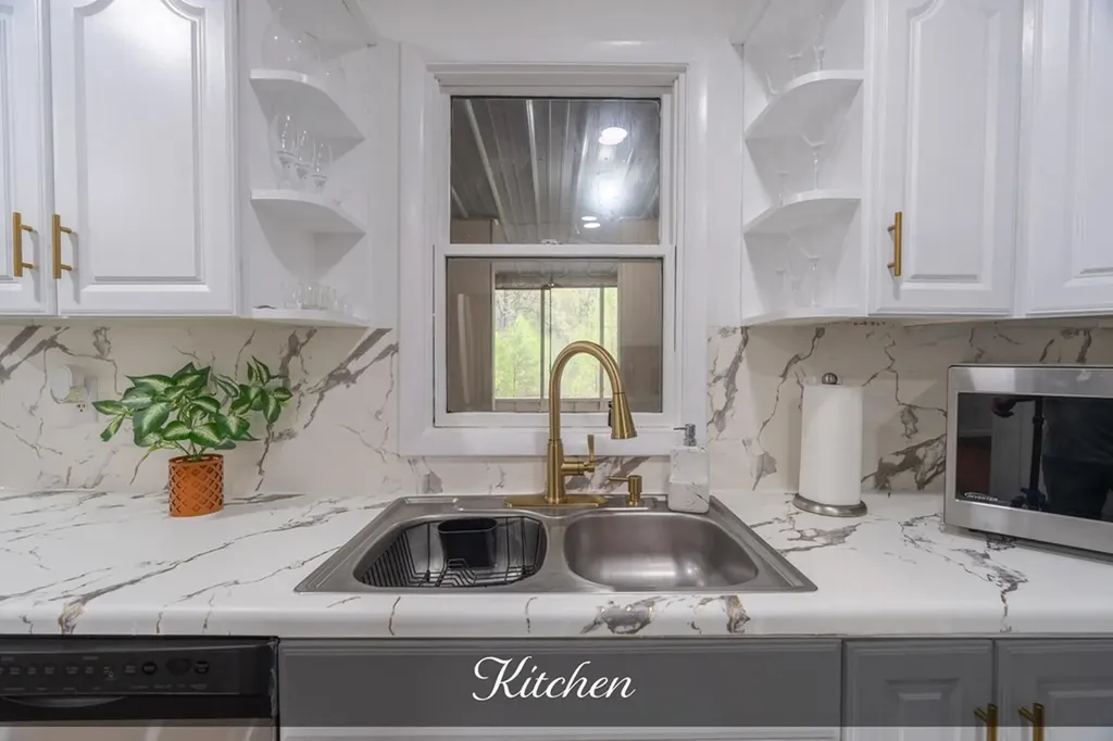 2338 Mountain Creek Road Crossville TN 38572