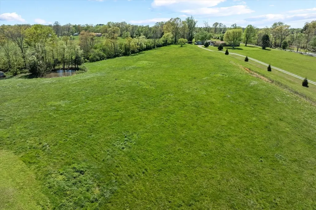 793 Elmore Town Road Baxter TN 38544