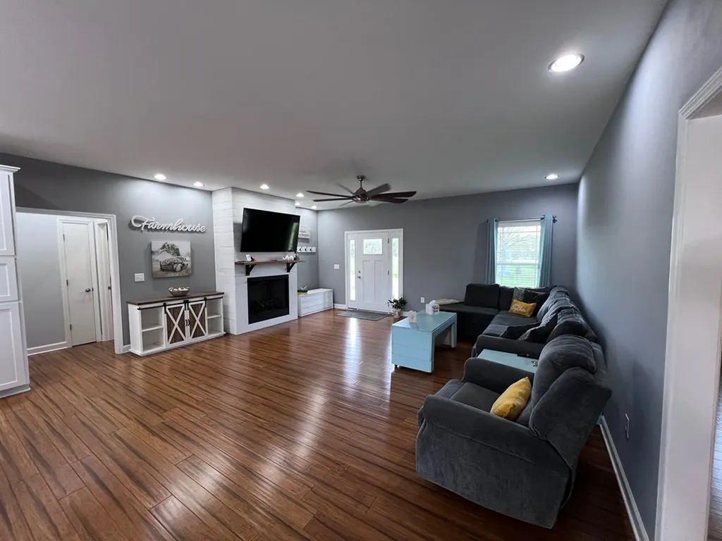 793 Elmore Town Road Baxter TN 38544