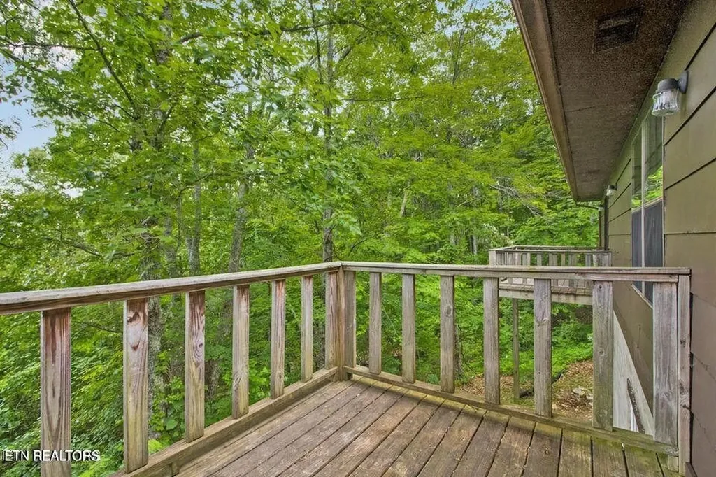 560 Yellow Cliff Estate Road Jamestown TN 38556