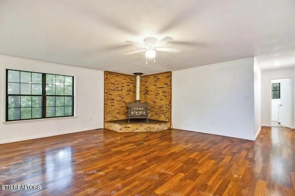 560 Yellow Cliff Estate Road Jamestown TN 38556