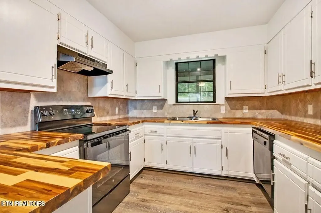 560 Yellow Cliff Estate Road Jamestown TN 38556